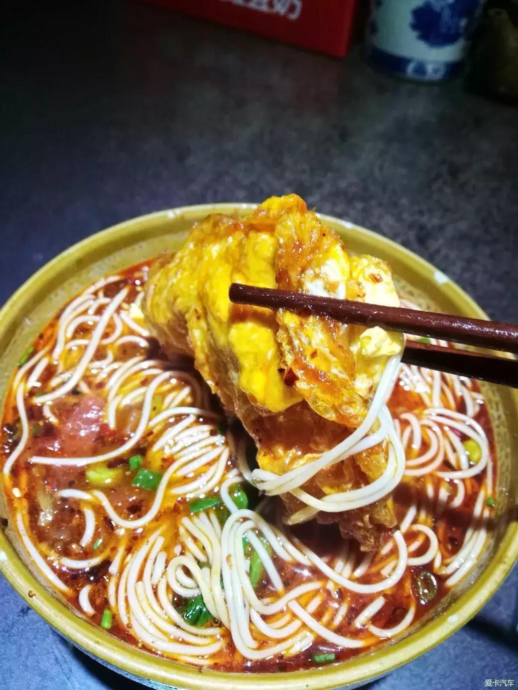 来成都带你去逛春熙路吃小吃,成都吃的特色美食攻略春熙路周围