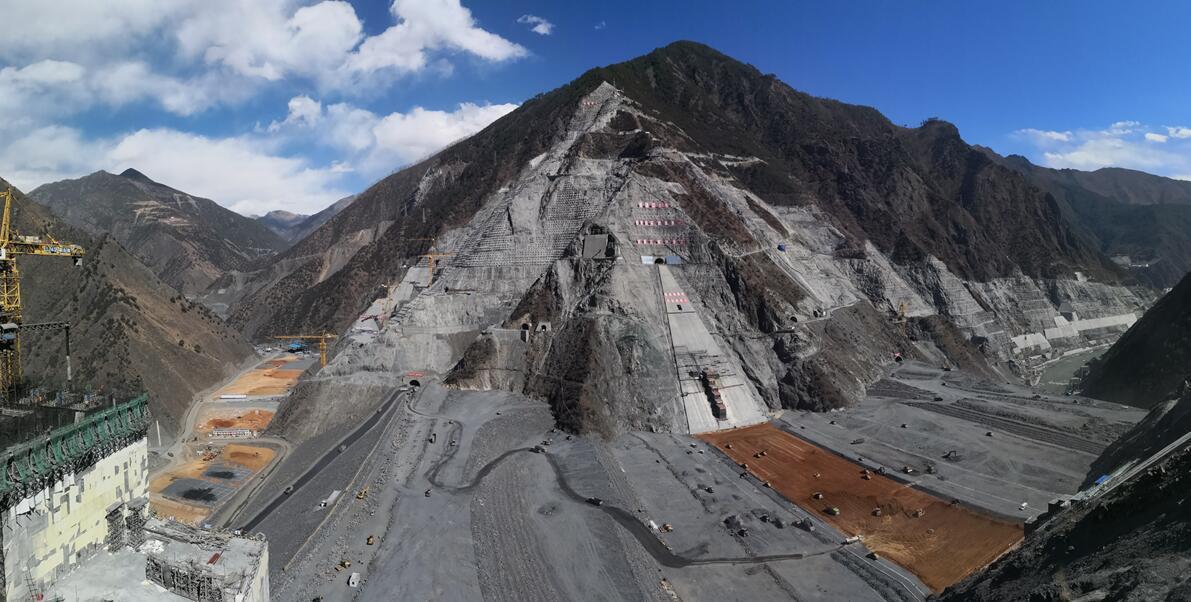 厉害了！中国在3000米高原修建一超级工程，面积超过6个足球场