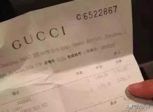 10年不褪色的lv包是真的吗,新买的lv包包褪色可以退吗