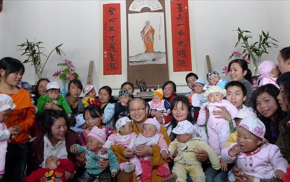 汶川地震高僧连破三戒救助千人,素全法师打破世俗的束缚连破三戒