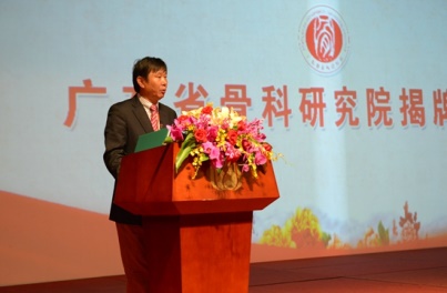 国内外专家质疑、成功率不到10%,他却固执己见,成功创下医学奇迹