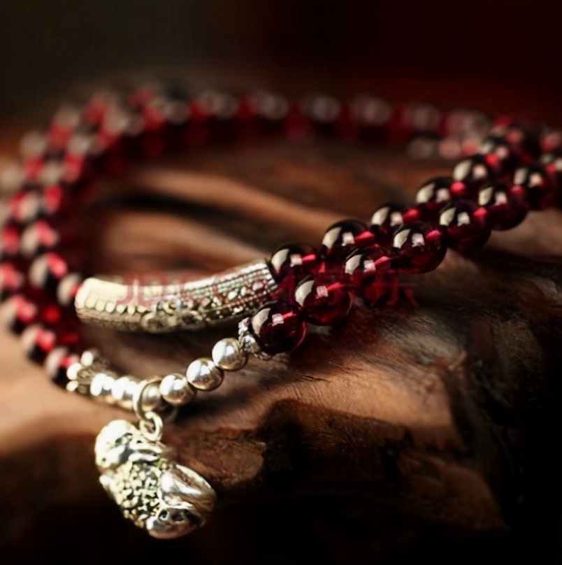 夏季适合戴什么宝石,女人佩戴什么宝石身体好