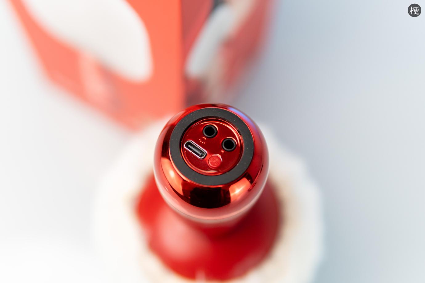 唱吧k歌宝小巨蛋麦克风q5绯红色,唱吧小巨蛋g2和g2max区别