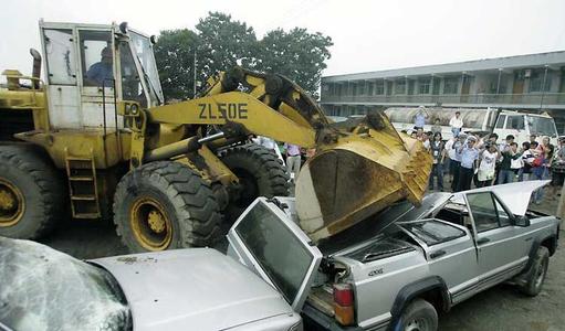 车一年两审怎么报废,汽车一年两审会怎么样