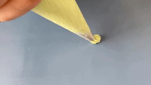 没有裱花袋裱花嘴泡芙奶油怎么挤,奶油裱花嘴怎么自做