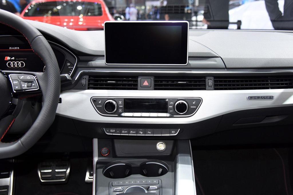 50万以内的性能车,兼顾科技感与舒适性,奥迪S4简评