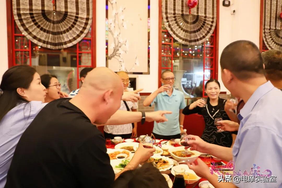 一场暖心盛会，知名摩企三雅独到的企业文化值得钦佩