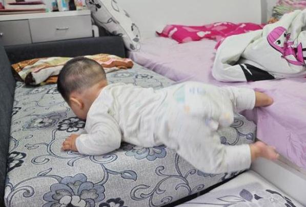 5个月宝宝后脑勺睡平了怎么纠正,5个月宝宝后脑勺扁平怎么办