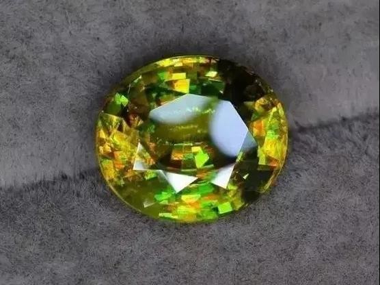 喜欢绿色的宝石,喜欢绿色的宝石的人