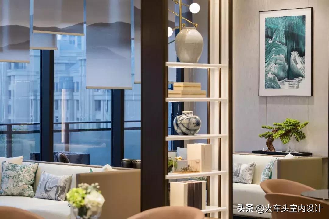 将自然风景与诗人的作品相融合,将大自然唯美意境留在瞬间