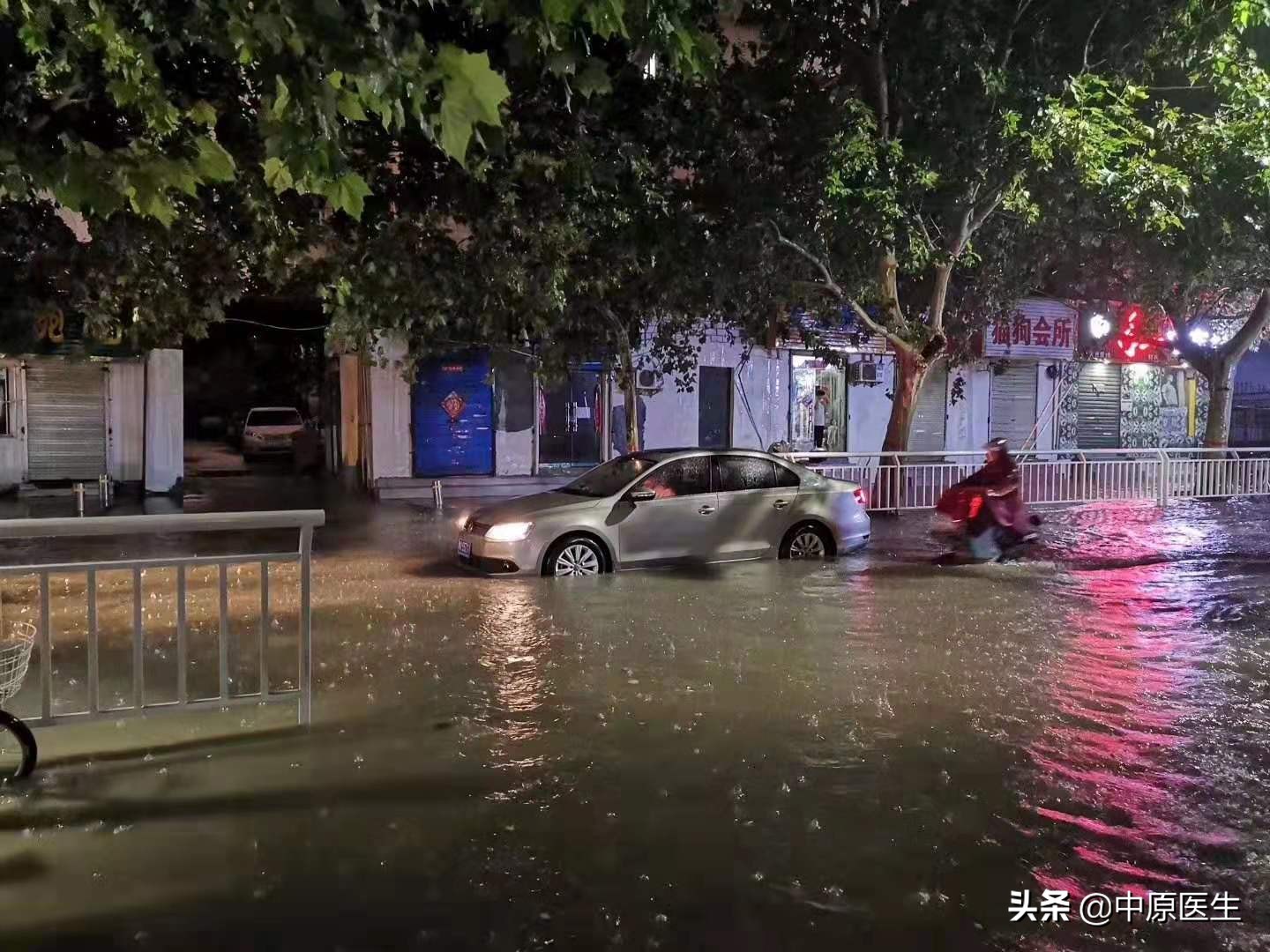男子施工时大意，高压线搭在电话线上，死亡