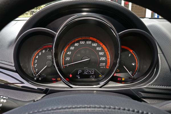 10万元以内性价比高的丰田致炫车,10万元选致炫还是选飞度