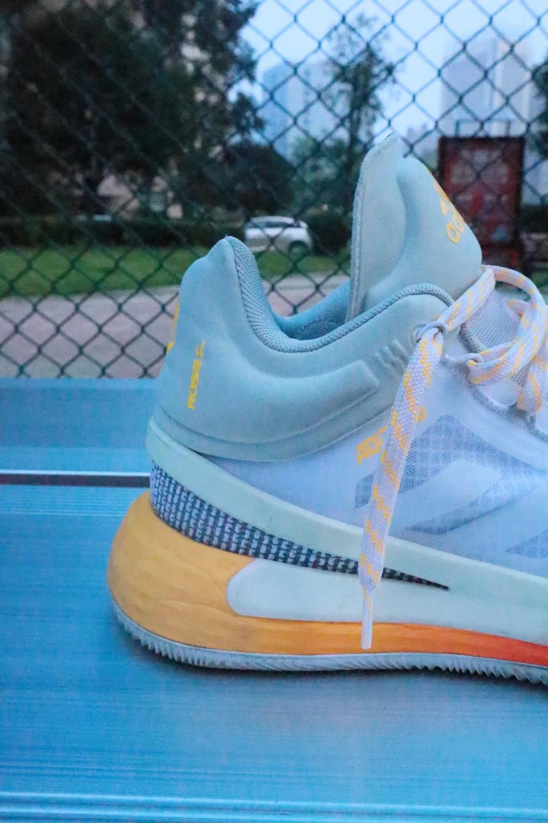 阿迪达斯罗斯11代实战测评,罗斯11实战测评