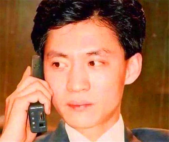 中国第一个办手机号的人,当时号码随便挑,他选了个啥号呢?