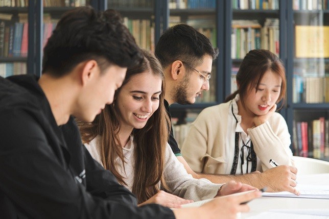 英语专业是鸡肋吗,英语专业为啥发音不好听