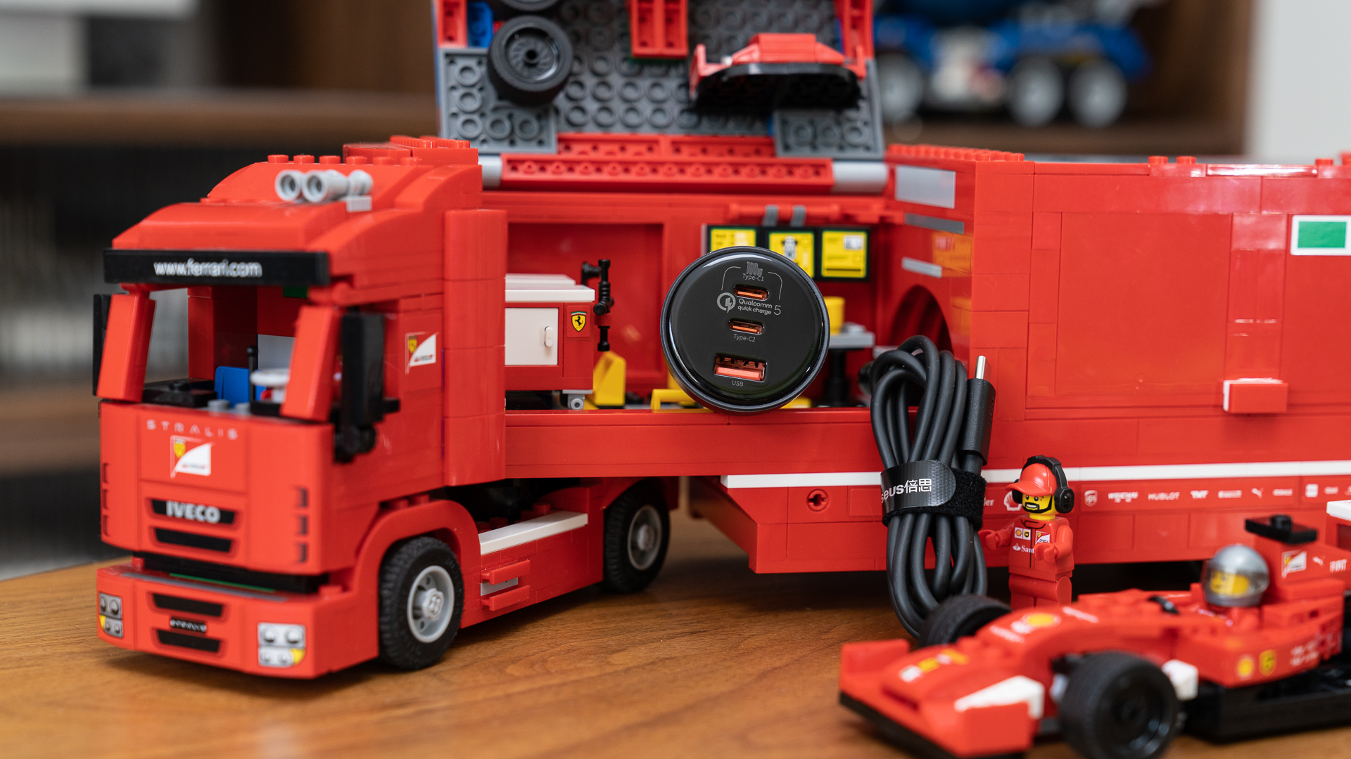 汽车人，出发！车生活补给利器，倍思160WQC5认证车载充电器分享