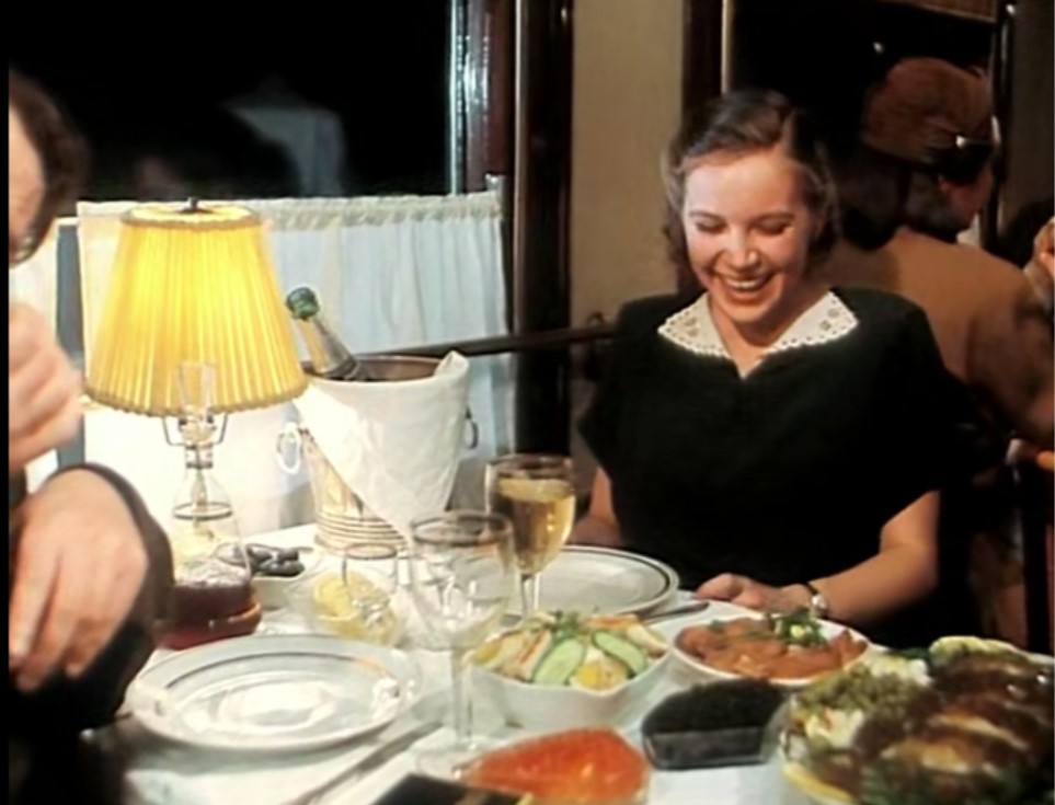 《小偷》：从认窃贼作父到遭受背叛，谈俄罗斯过往伤痛