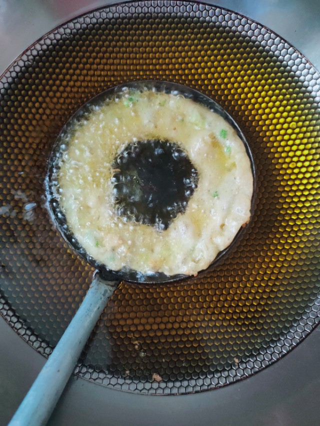 怎样做面窝不沾勺,苕面窝怎么做不粘勺子