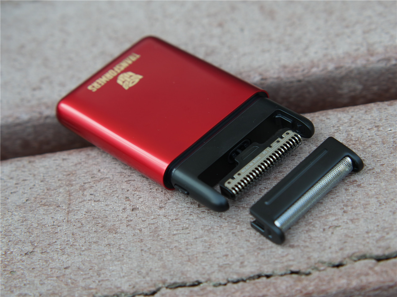 须眉剃须刀变形金刚,须眉变形金刚版剃须刀