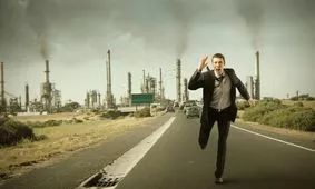 梦见被人追杀最后成功脱险啥意思,梦见被追杀把人反杀了是什么预兆