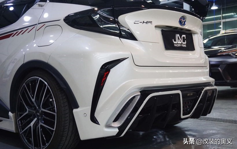 造型更前卫2分钟看懂全新丰田c-hr,改装经历分享