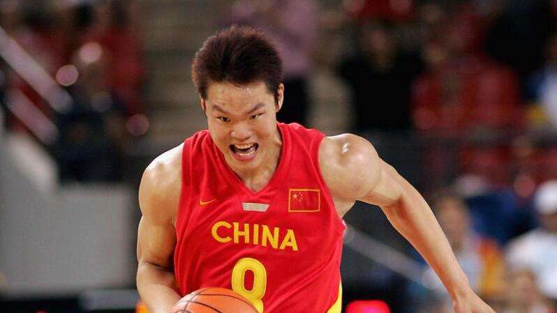 阿联最强一战41分11篮板,中国篮坛传奇王治郅