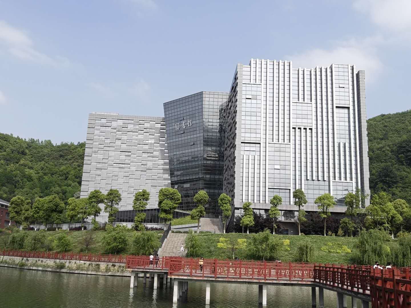 贵州省最大的大学城,贵州大学大学城