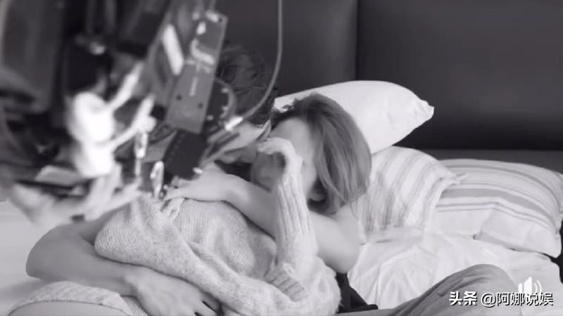 萧亚轩晒男友亲吻的照片,40岁萧亚轩17年16任男友视频