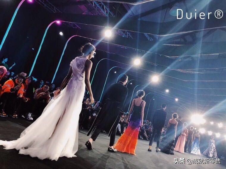 运营店铺怎么赚钱,服装店这样做轻松月入10万