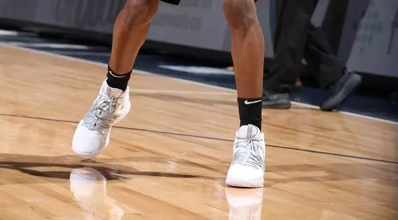 WEN赛场｜科比詹姆斯杜兰特复古战靴层出不穷你会pick哪款？