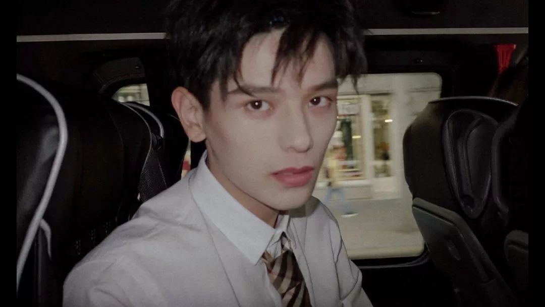 JD征集｜他说：“李现？也就一般般吧。”