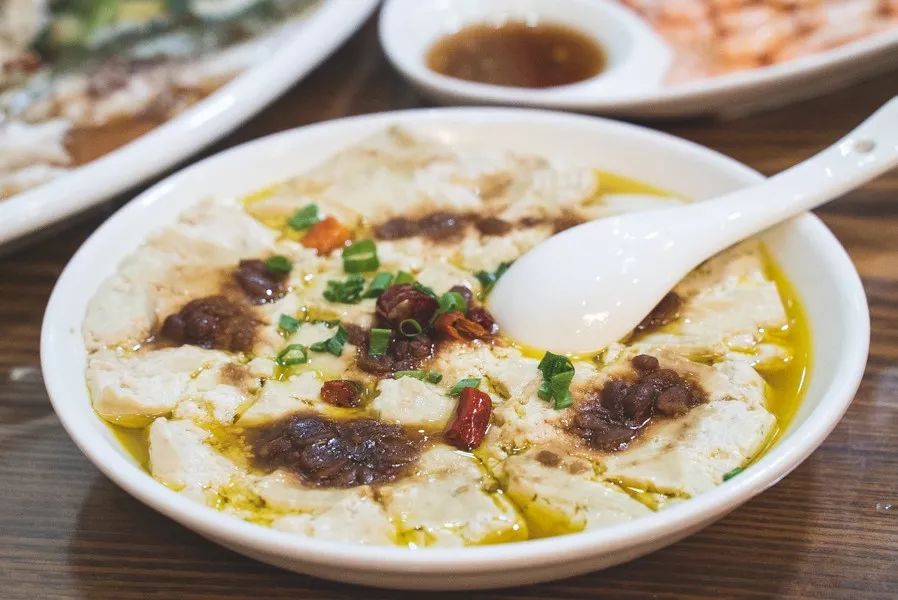 为了吃美食去外地,为了吃儿时的味道跑到一个地方