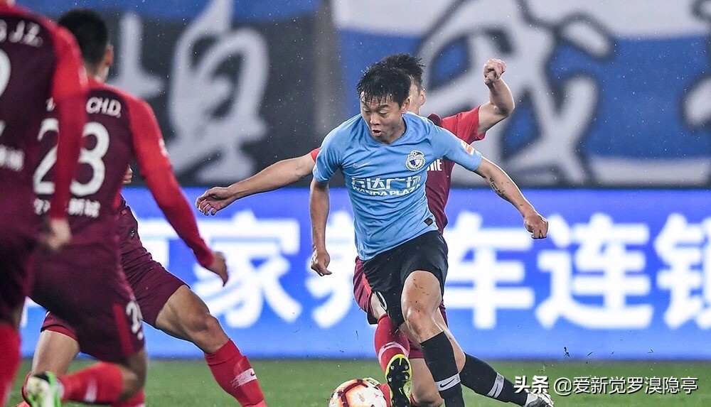 深度解析：新赛季大连人改打4231，郑龙为什么必须当首发前腰