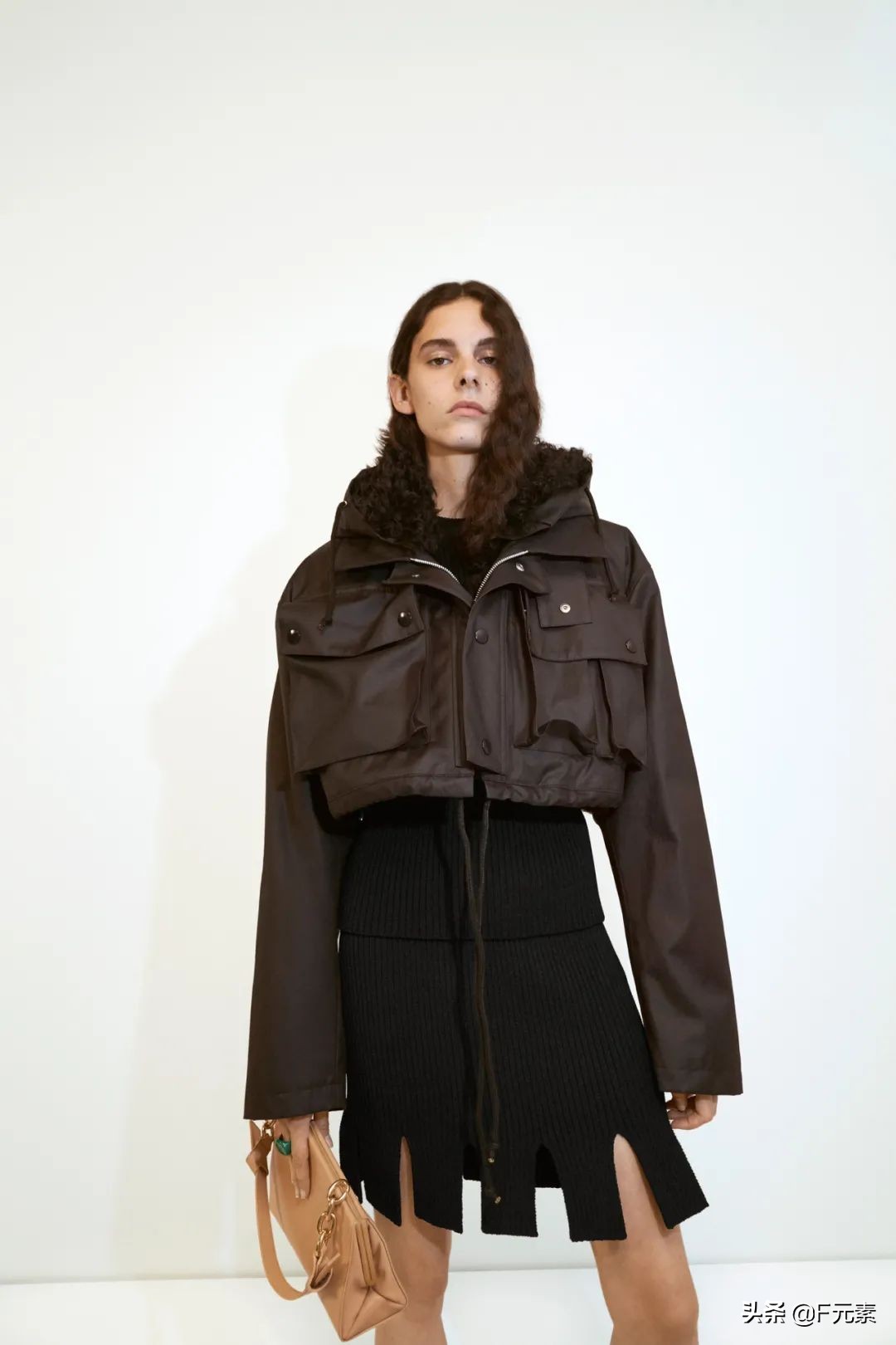 雕刻面料，BV不止有编织：BottegaVeneta2021度假系列