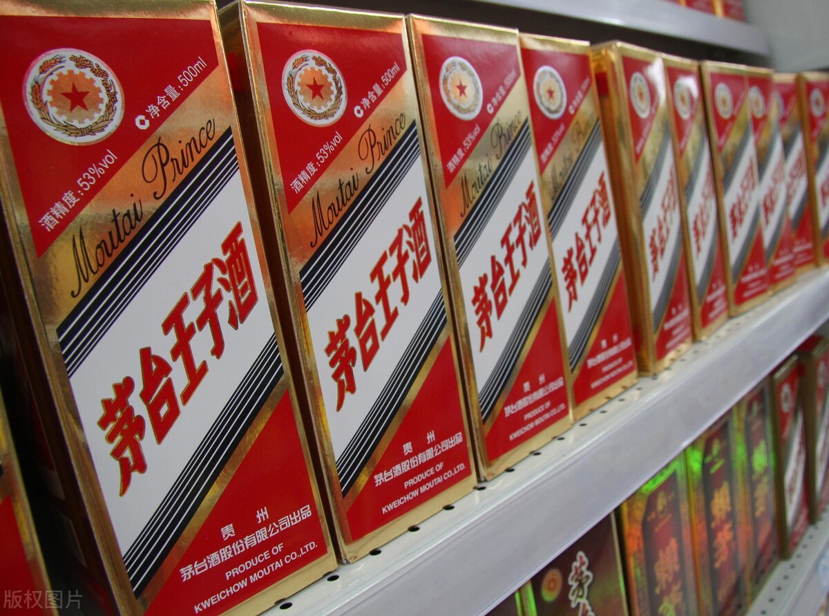 五种好喝不贵的纯粮白酒,八种廉价白酒