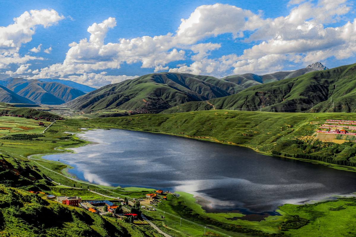 成都去稻城亚丁路好走吗,从成都去稻城亚丁路过色达吗