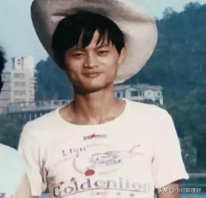 马云是怎样走向首富的,马云在成为中国首富之前是干嘛的