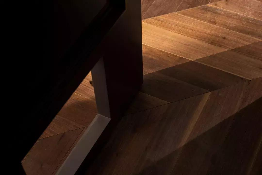 服装设计师的180㎡低调奢华家,超美衣帽间顶一个小户型