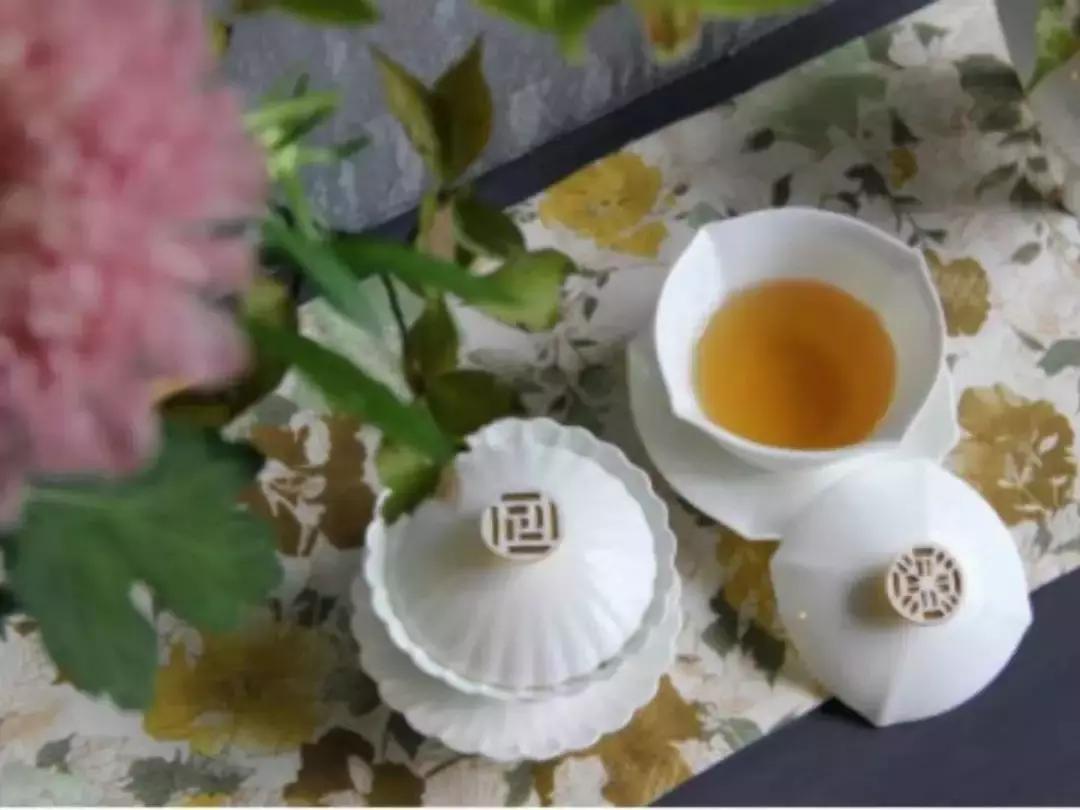 那些能卖高价还赚钱的文创品究竟什么来头