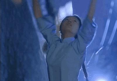 董洁皮毛一体外套,董洁蓝色光滑亮丽的外套