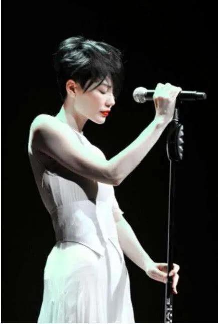 李国庆俞渝纷争不断,日子过成这样的夫妻,再有钱也难幸福…