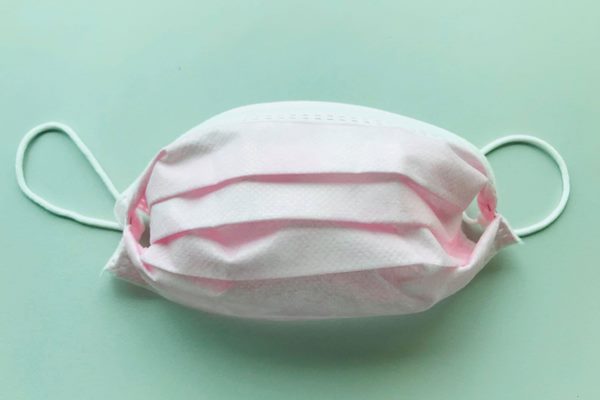 成人口罩变小口罩的做法,大口罩变小口罩的方法慢动作教程