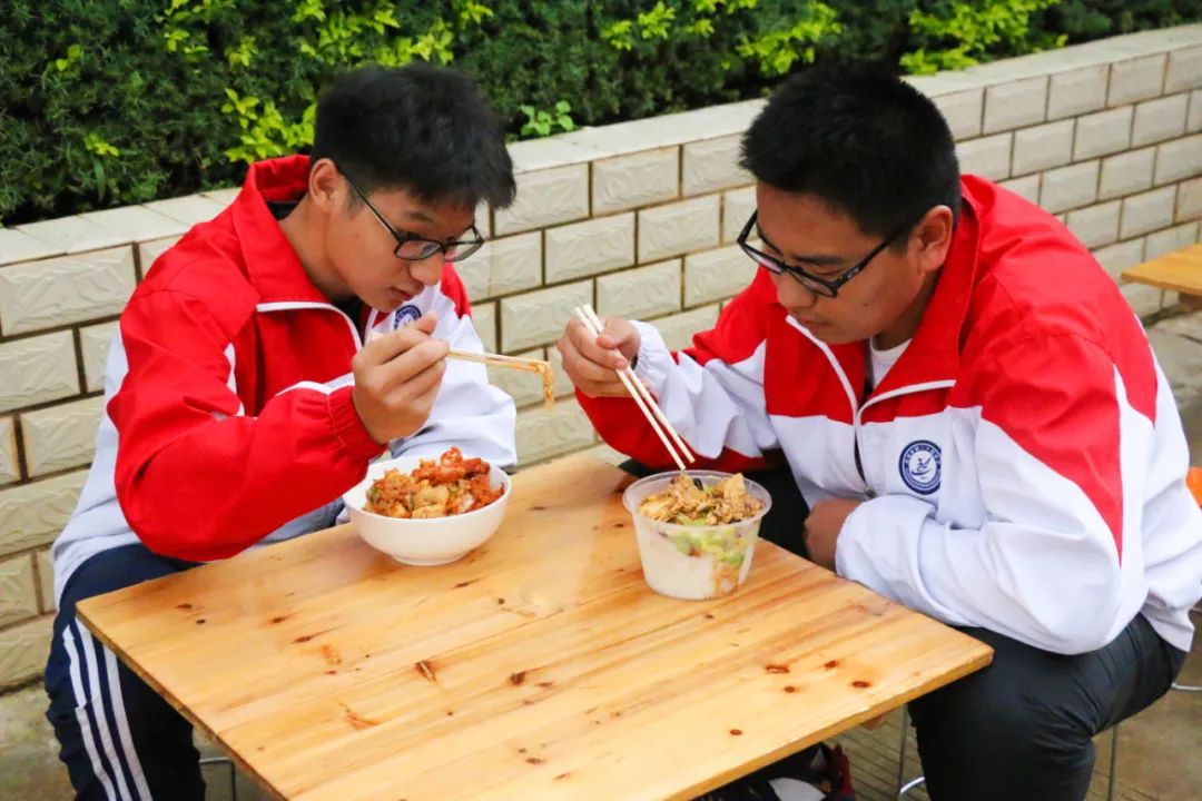 崭新宿舍，超赞食堂，便利设施！在昆二十四中学习与生活超幸福