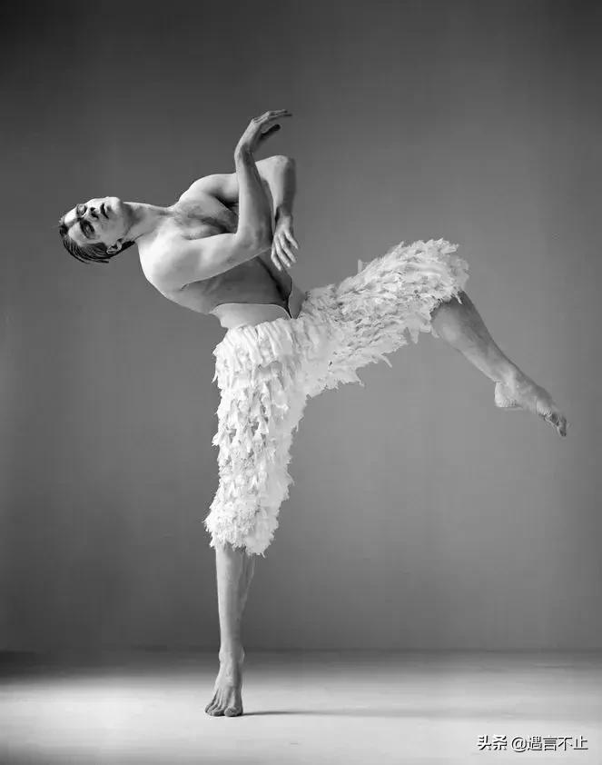 乔治穿芭蕾被嘲讽性别刻板印象,乔治小王子跳芭蕾视频