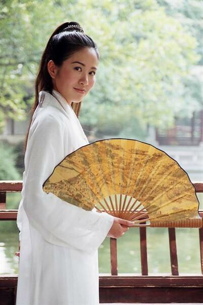 昔日被下降头的明星,沦落到淘宝卖货?进来扒开叶璇的人设面纱