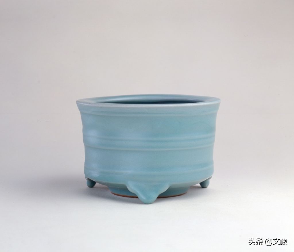 龙泉青瓷哥窑怎么形成,龙泉青瓷属于宋五大窑的哪个