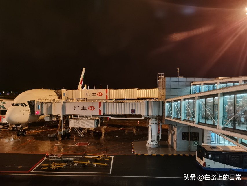 体验阿联酋头等舱,体验土豪飞机