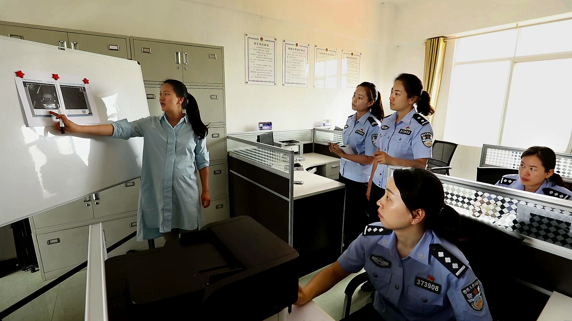 云南22岁缉毒警察,云南边境缉毒女警