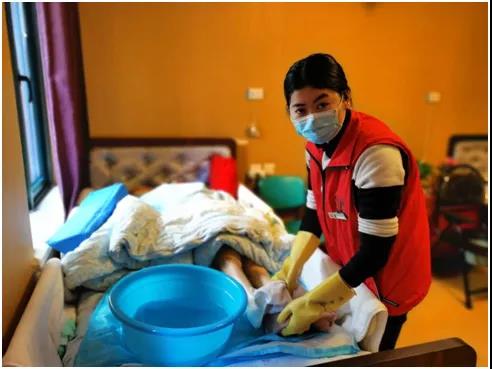 北京失能失智老人养老院,北京护工照顾80岁老人能自理