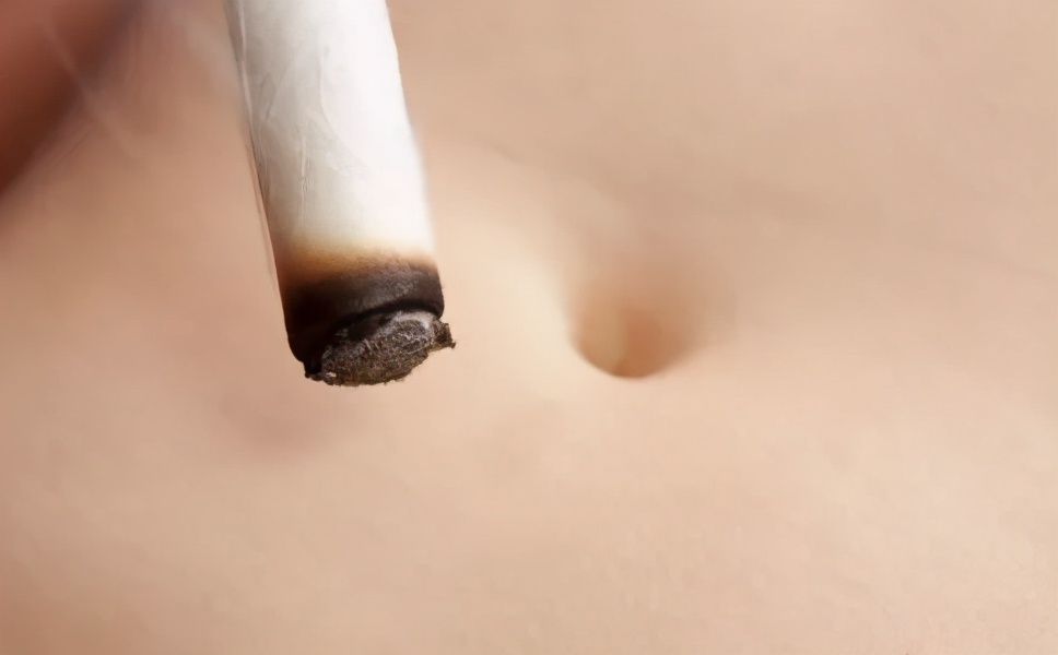 它是人体usb接口，容易漏元气，也擅长接阳气